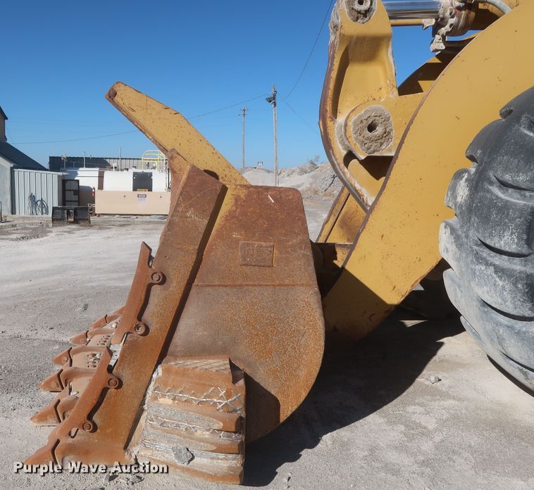 image for item DJ2270 2003 Caterpillar 990 Series II  wheel loader