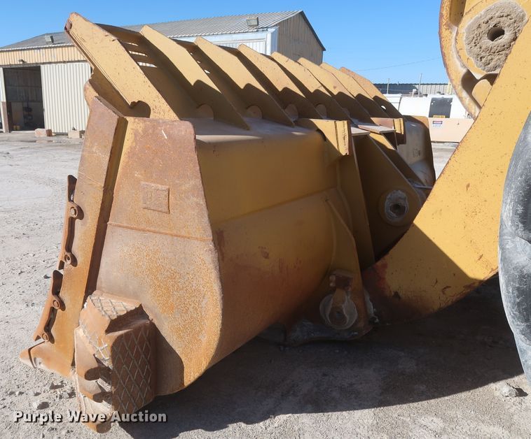 image for item DJ2270 2003 Caterpillar 990 Series II  wheel loader