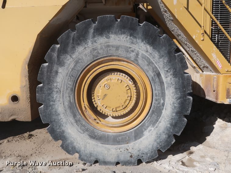 image for item DJ2270 2003 Caterpillar 990 Series II  wheel loader