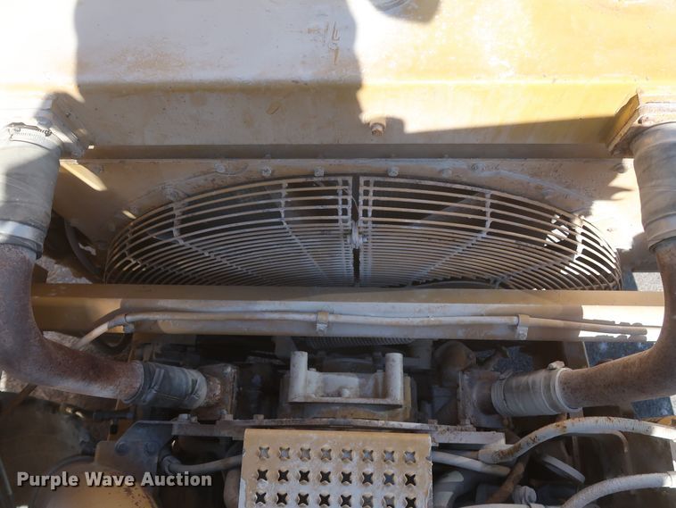 image for item DJ2272 1997 Caterpillar 773D  haul truck