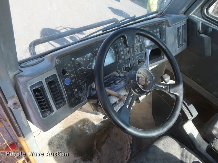 image for item DJ2272 1997 Caterpillar 773D  haul truck