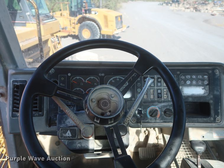 image for item DJ2272 1997 Caterpillar 773D  haul truck