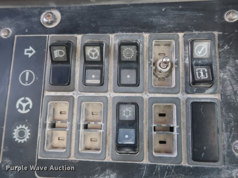 image for item DJ2272 1997 Caterpillar 773D  haul truck