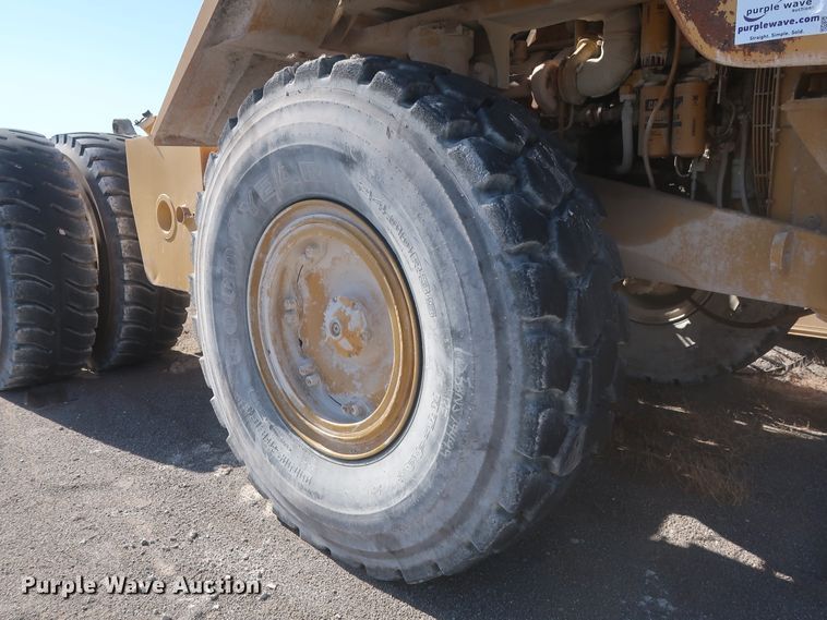 image for item DJ2272 1997 Caterpillar 773D  haul truck