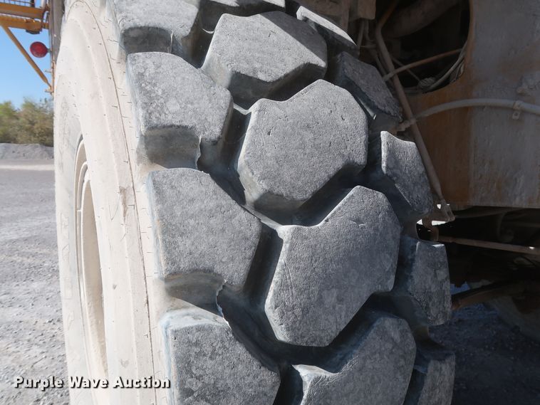 image for item DJ2272 1997 Caterpillar 773D  haul truck