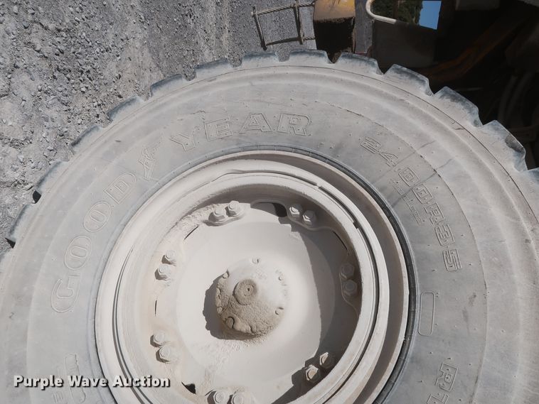 image for item DJ2272 1997 Caterpillar 773D  haul truck