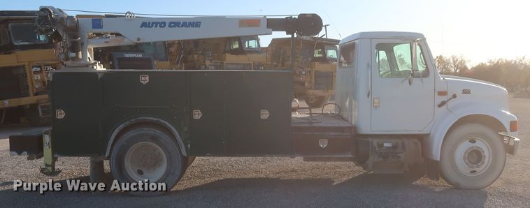 image for item DJ2277 2000 International 4700  utility truck with crane