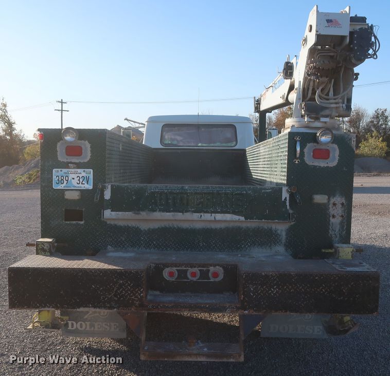 image for item DJ2277 2000 International 4700  utility truck with crane