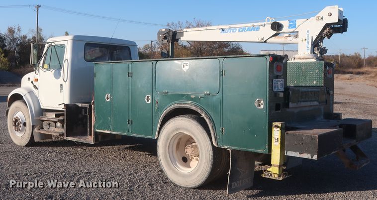 image for item DJ2277 2000 International 4700  utility truck with crane