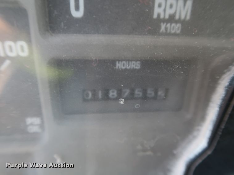 image for item DJ2277 2000 International 4700  utility truck with crane