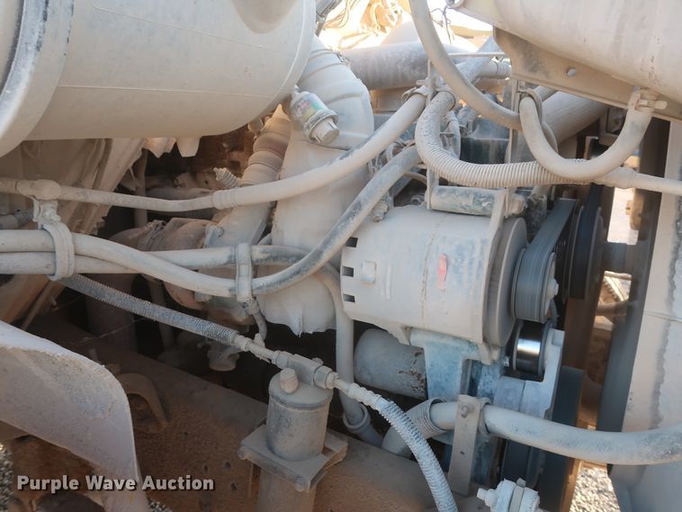 image for item DJ2277 2000 International 4700  utility truck with crane