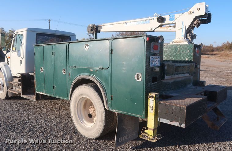 image for item DJ2277 2000 International 4700  utility truck with crane