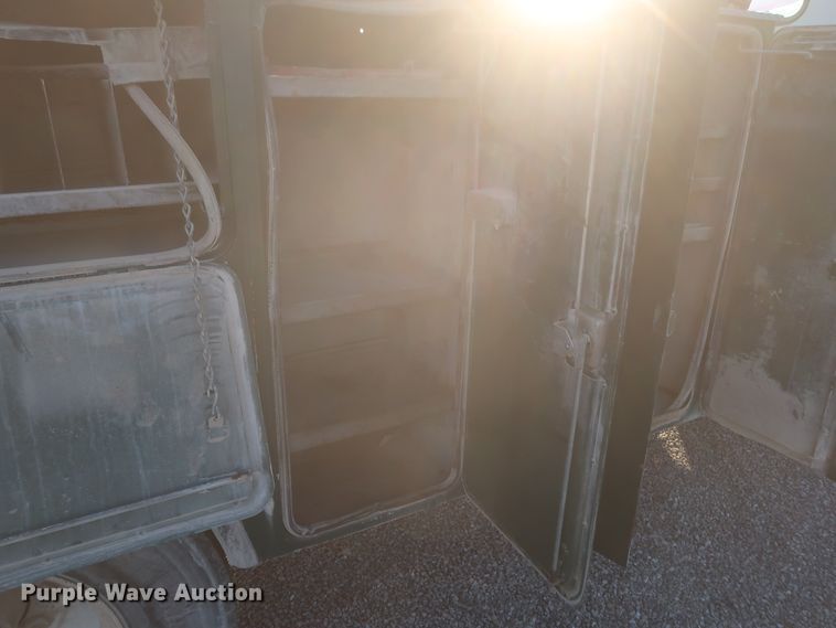 image for item DJ2277 2000 International 4700  utility truck with crane