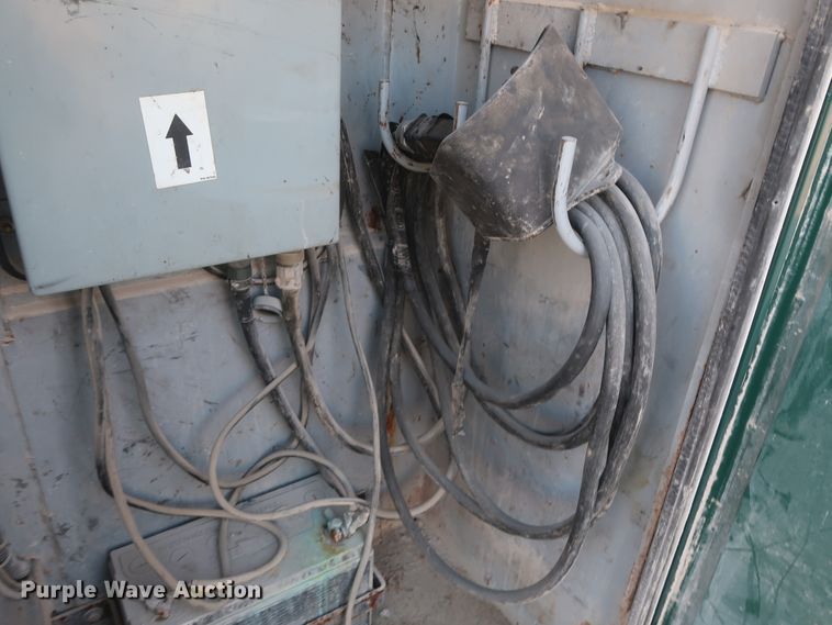 image for item DJ2277 2000 International 4700  utility truck with crane