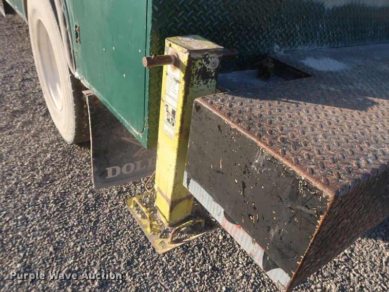 image for item DJ2277 2000 International 4700  utility truck with crane