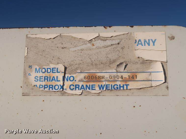 image for item DJ2277 2000 International 4700  utility truck with crane