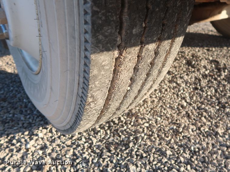 image for item DJ2277 2000 International 4700  utility truck with crane