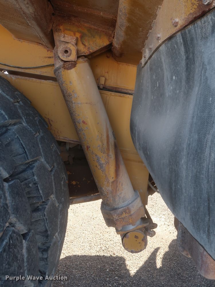 image for item DJ2278 2006 Caterpillar 773E  haul truck