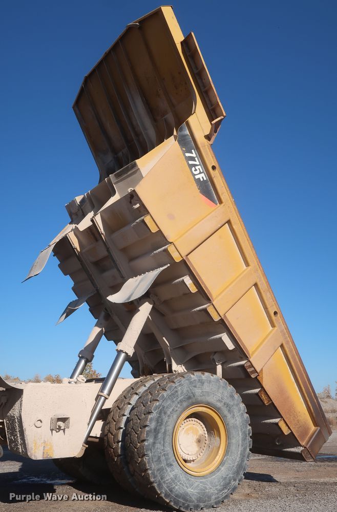 image for item DJ2279 2007 Caterpillar 775F  haul truck