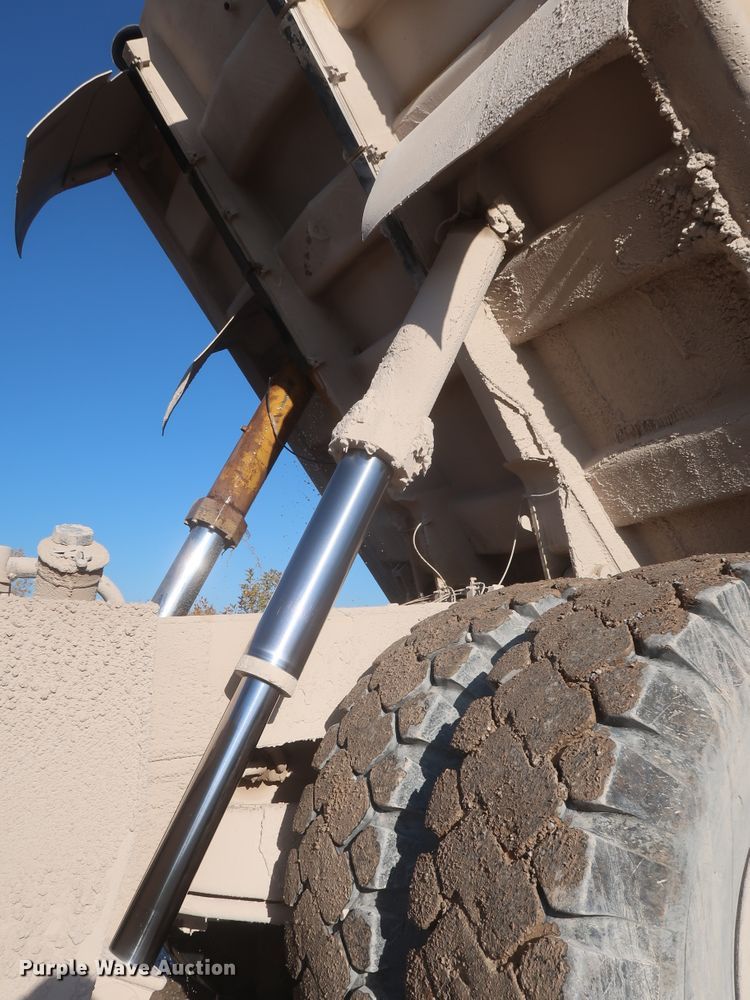 image for item DJ2281 2006 Caterpillar 773E  haul truck