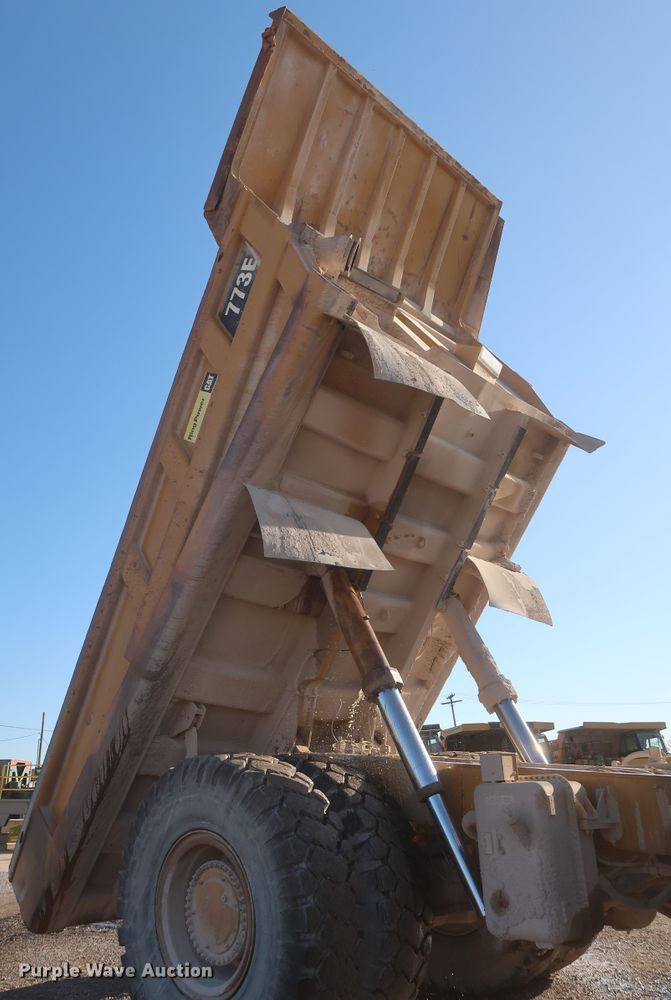 image for item DJ2281 2006 Caterpillar 773E  haul truck