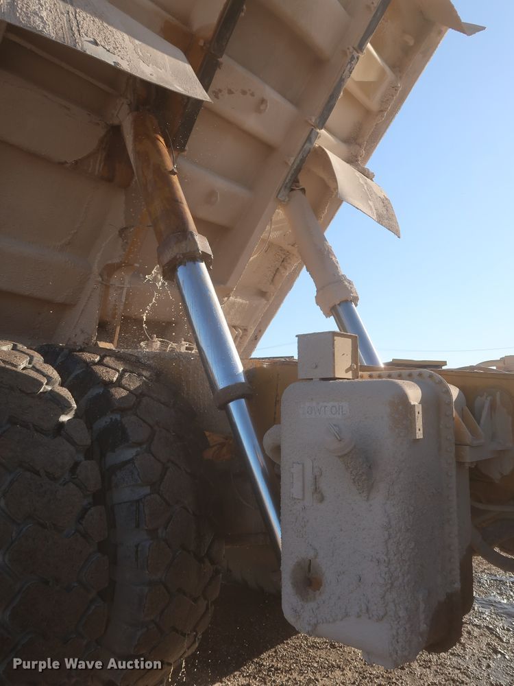 image for item DJ2281 2006 Caterpillar 773E  haul truck