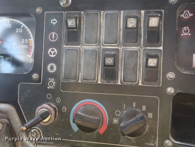 image for item DJ2281 2006 Caterpillar 773E  haul truck