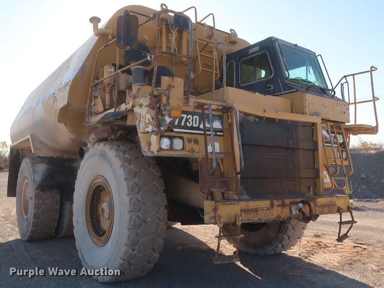image for item DJ2282 1999 Caterpillar 773D  water wagon