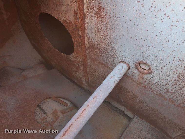 image for item DJ2282 1999 Caterpillar 773D  water wagon