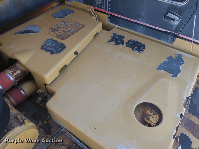 image for item DJ2282 1999 Caterpillar 773D  water wagon