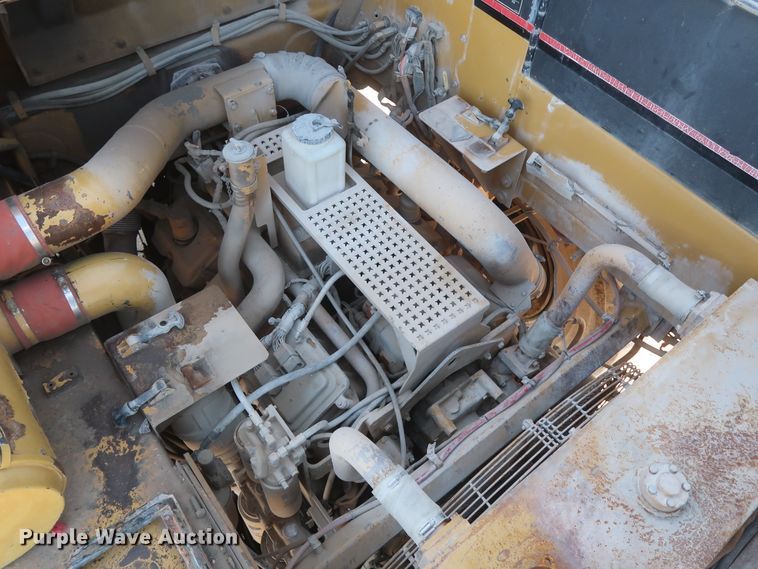 image for item DJ2282 1999 Caterpillar 773D  water wagon