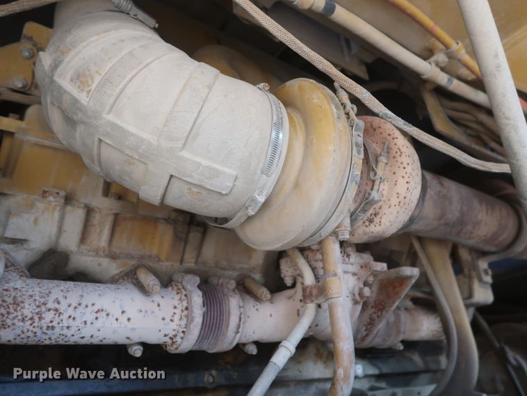 image for item DJ2282 1999 Caterpillar 773D  water wagon