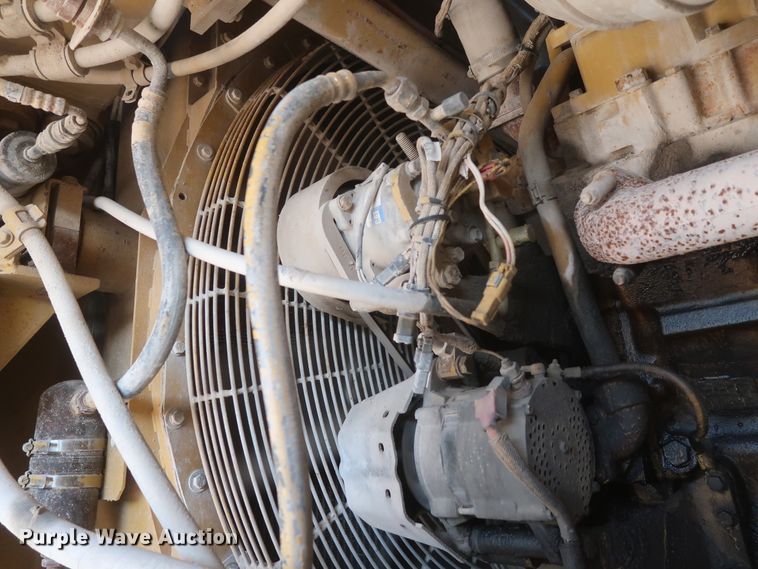 image for item DJ2282 1999 Caterpillar 773D  water wagon