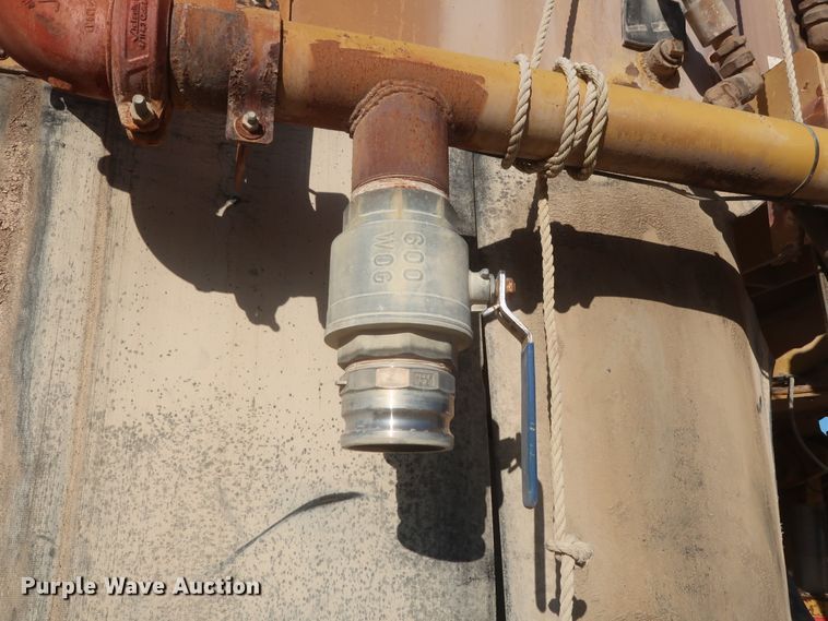 image for item DJ2282 1999 Caterpillar 773D  water wagon