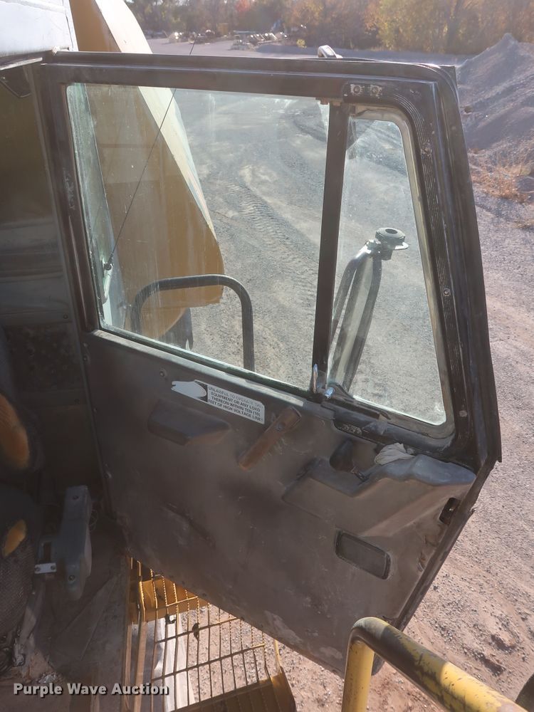 image for item DJ2282 1999 Caterpillar 773D  water wagon