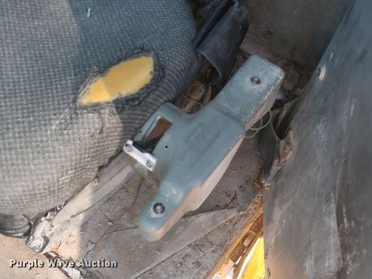 image for item DJ2282 1999 Caterpillar 773D  water wagon