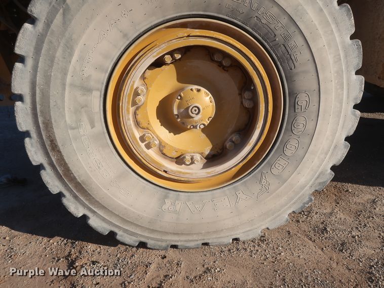 image for item DJ2282 1999 Caterpillar 773D  water wagon