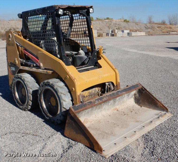 image for item DJ2283 2015 Caterpillar 226B3  skid steer loader