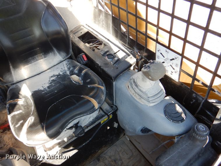 image for item DJ2283 2015 Caterpillar 226B3  skid steer loader