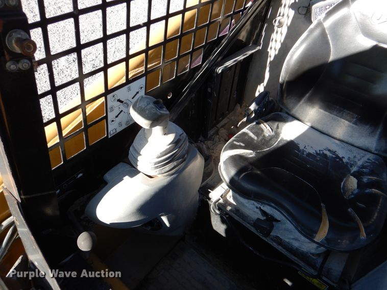 image for item DJ2283 2015 Caterpillar 226B3  skid steer loader