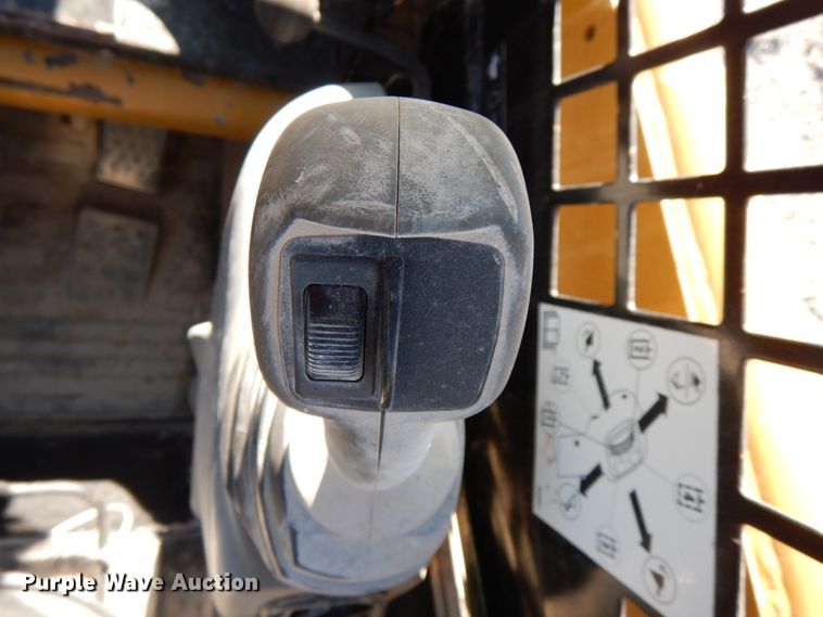 image for item DJ2283 2015 Caterpillar 226B3  skid steer loader