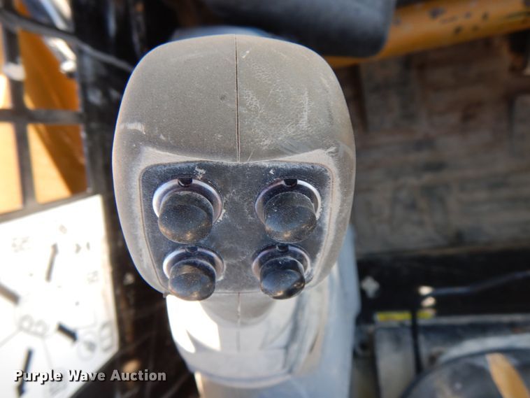 image for item DJ2283 2015 Caterpillar 226B3  skid steer loader