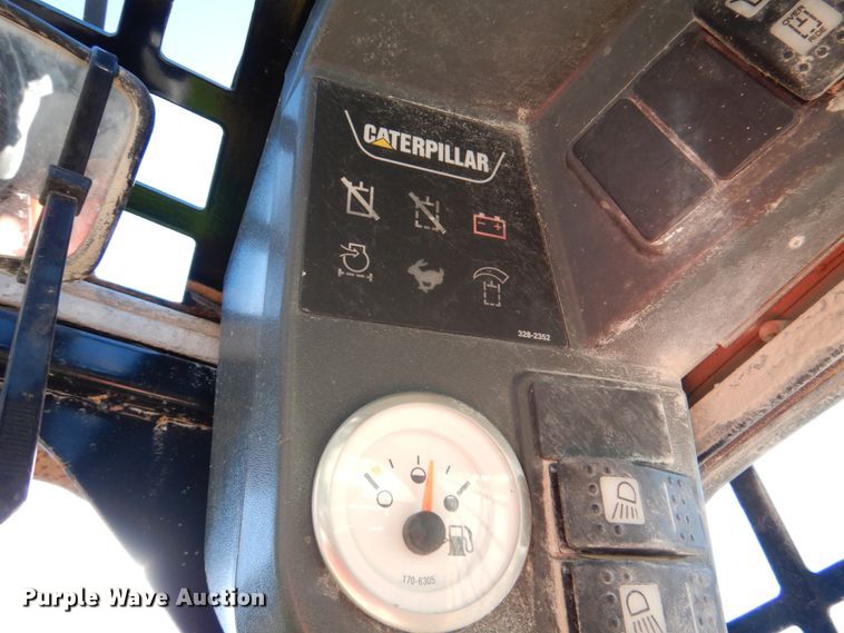 image for item DJ2283 2015 Caterpillar 226B3  skid steer loader