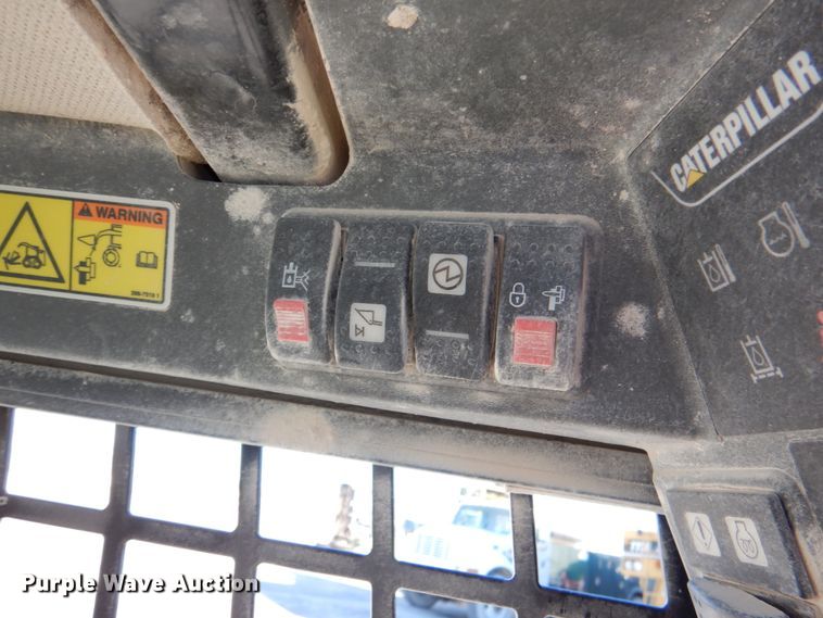 image for item DJ2283 2015 Caterpillar 226B3  skid steer loader