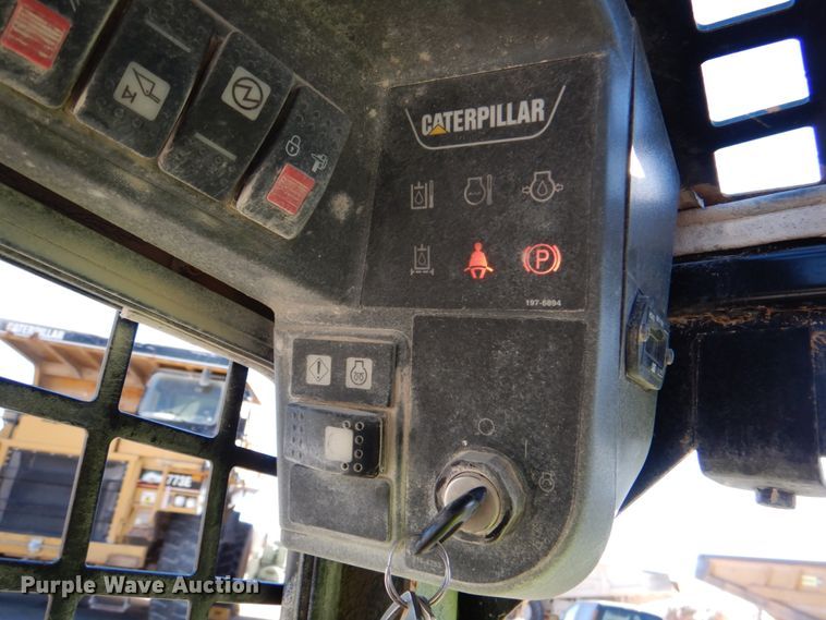 image for item DJ2283 2015 Caterpillar 226B3  skid steer loader