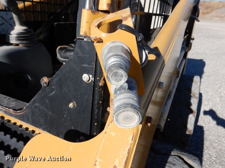 image for item DJ2283 2015 Caterpillar 226B3  skid steer loader