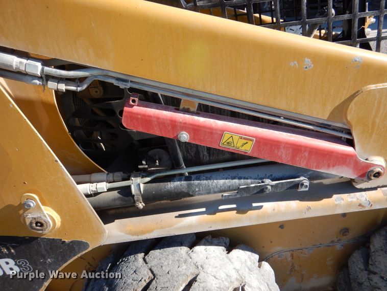 image for item DJ2283 2015 Caterpillar 226B3  skid steer loader