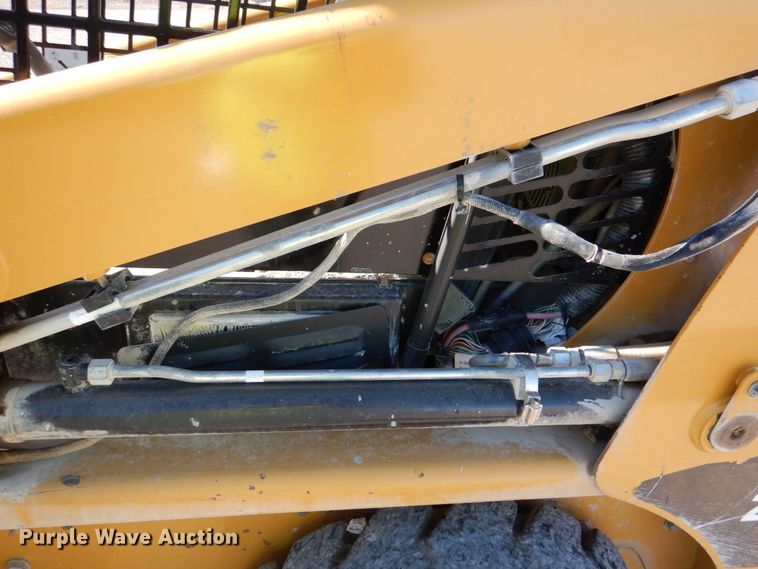 image for item DJ2283 2015 Caterpillar 226B3  skid steer loader