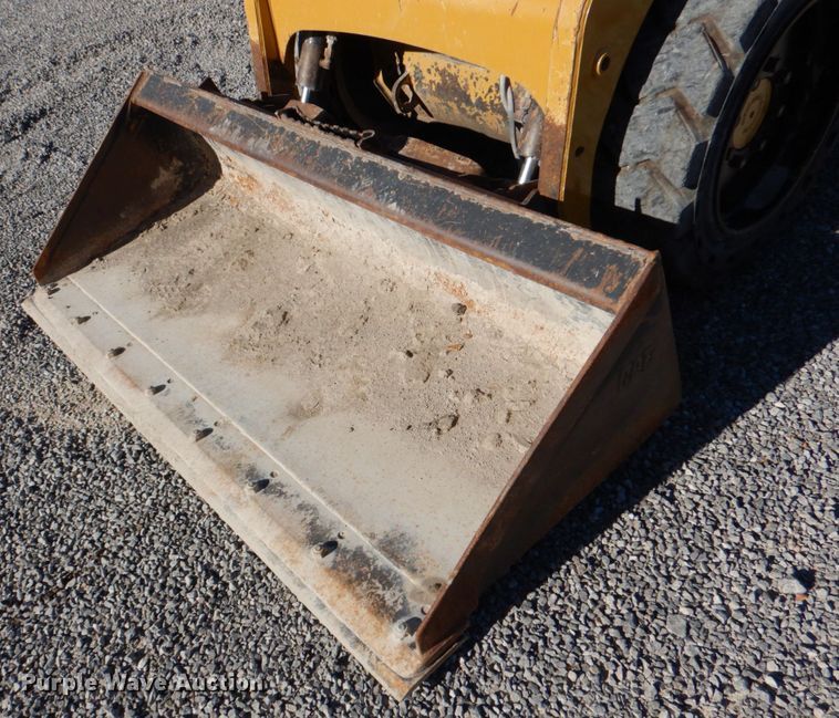 image for item DJ2283 2015 Caterpillar 226B3  skid steer loader