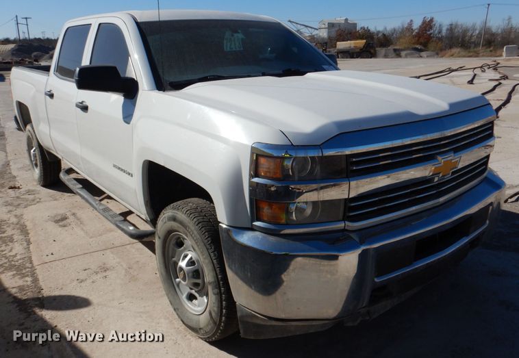 image for item DJ2288 2015 Chevrolet Silverado 2500HD  Crew Cab pickup truck